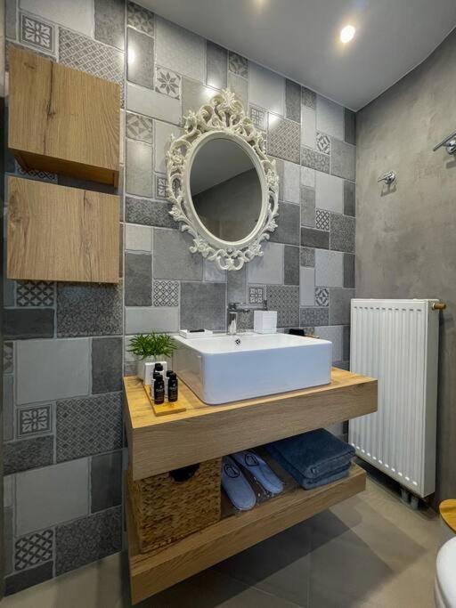 Just Live Appartement Triovasálos Buitenkant foto